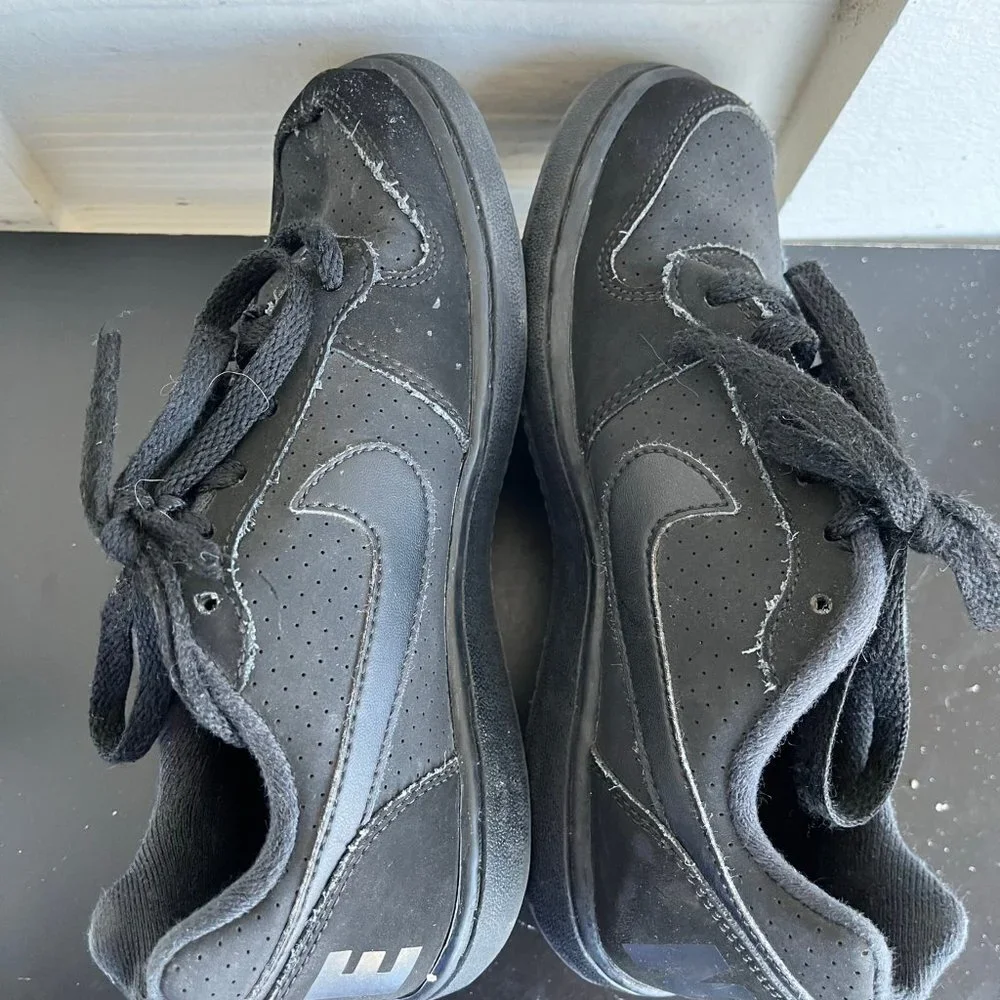 Nike Kids Court Borough Low 2 Grade School Black Shoes Sneakers Size 3.5